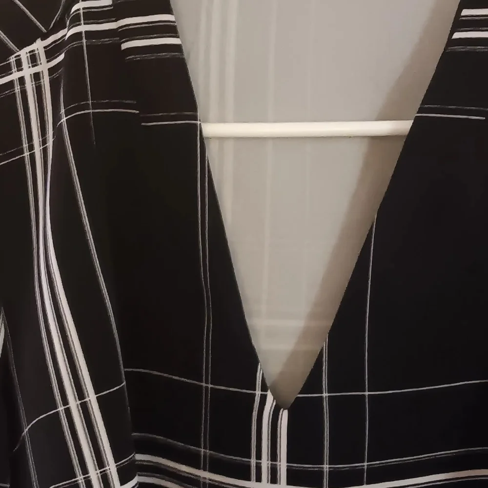 Moodo Womans Tie At Waist dress, M, Black/white, P2P 17.5, L 30", NWT - Picture 3 of 8